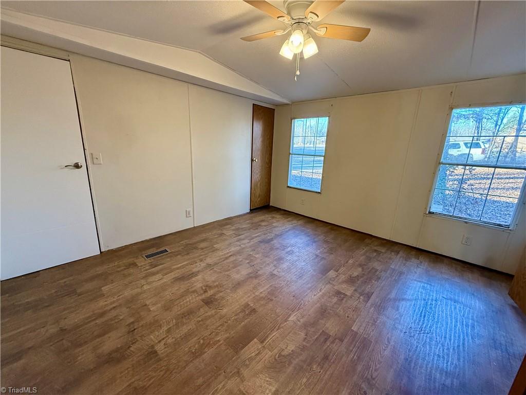 property viewer photo 13