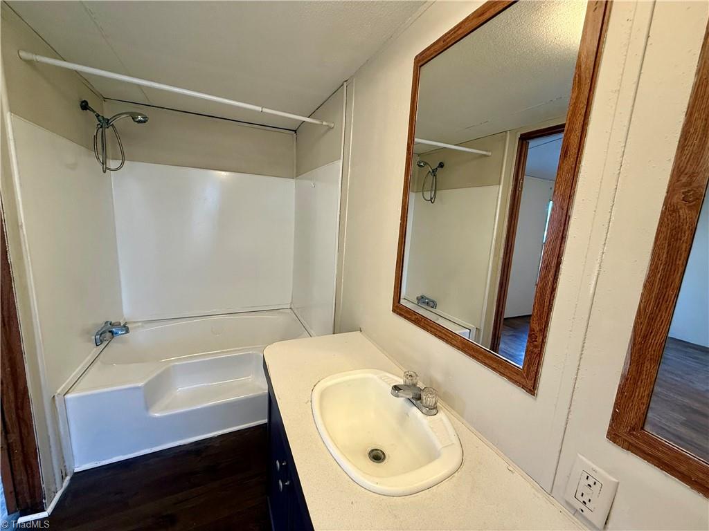 property viewer photo 15