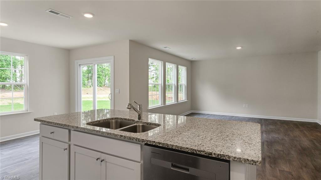 property viewer photo 9