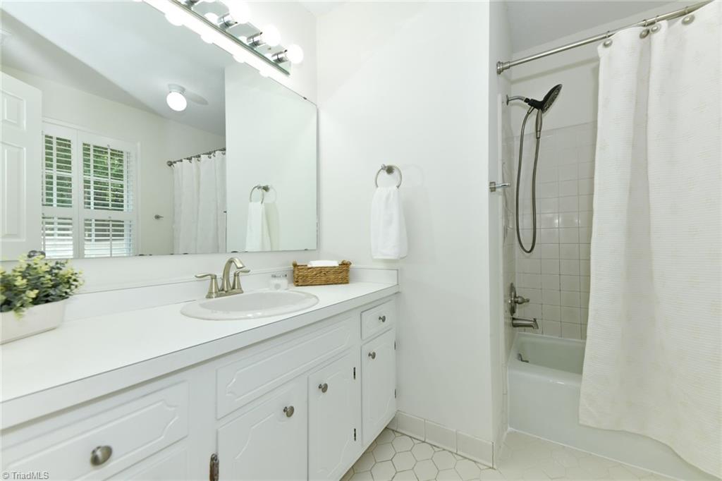 property viewer photo 21