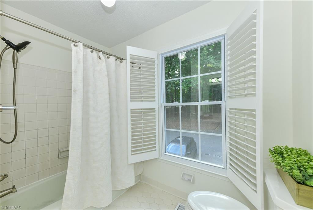 property viewer photo 23