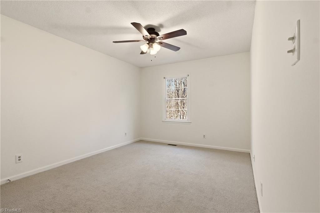 property viewer photo 24