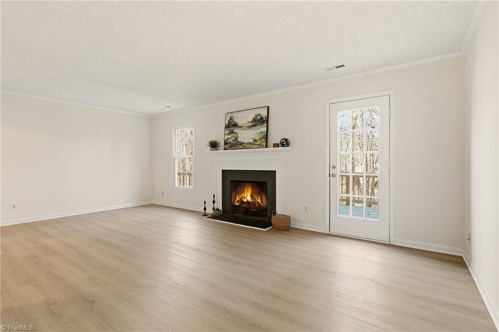 property viewer photo 6