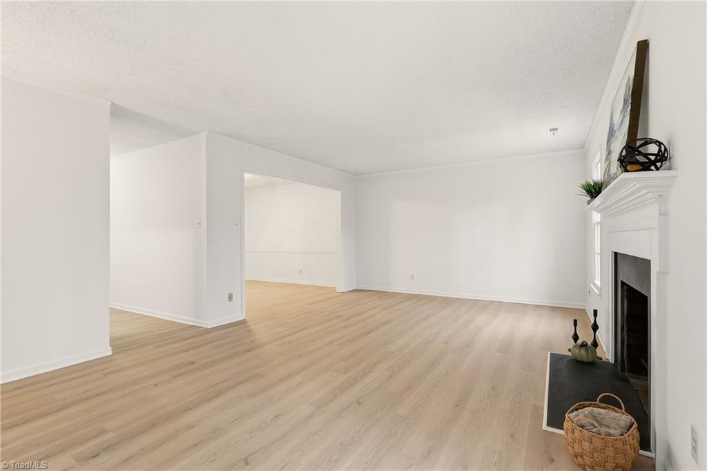 property viewer photo 8