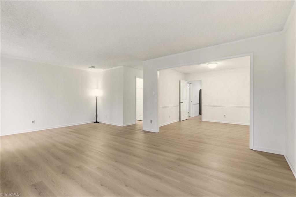 property viewer photo 9
