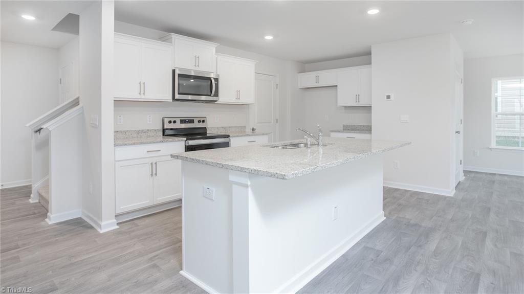 property viewer photo 3