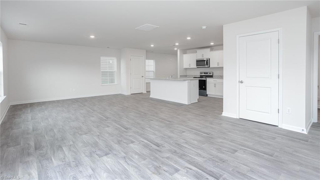 property viewer photo 8