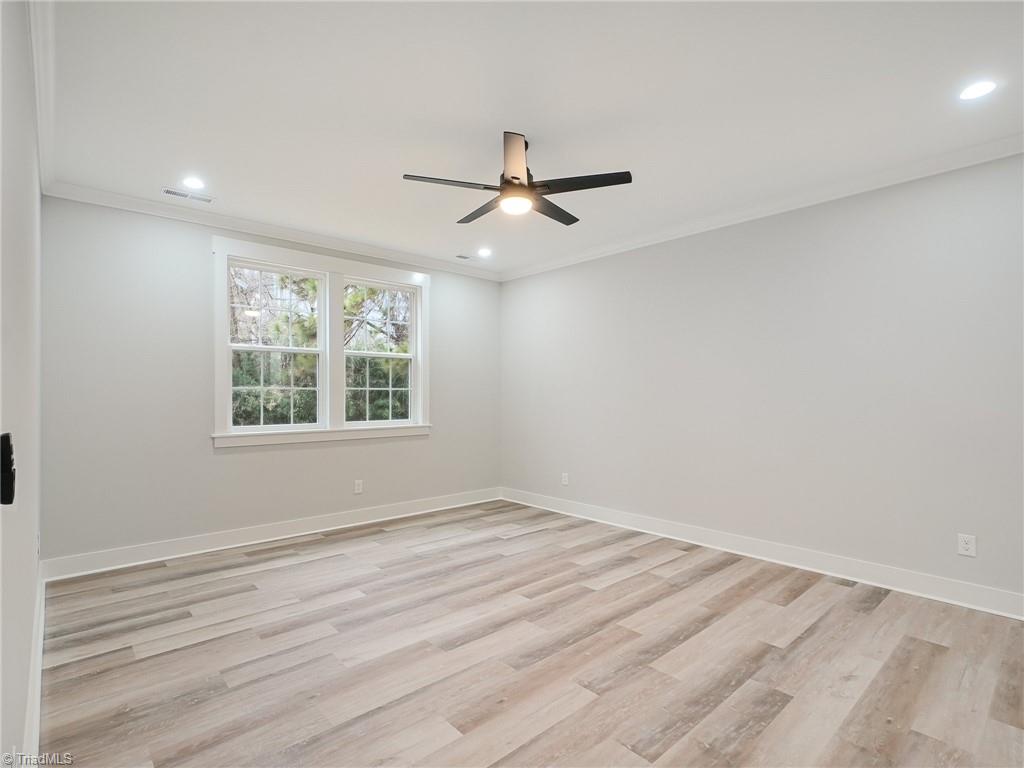 property viewer photo 16