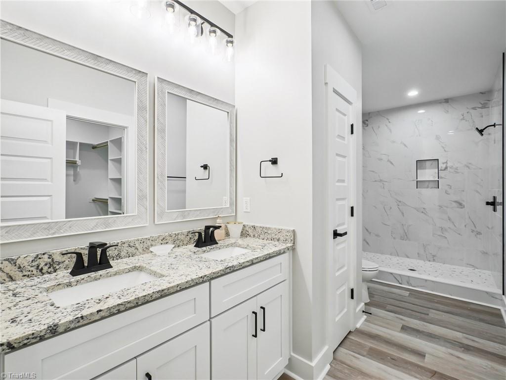 property viewer photo 19