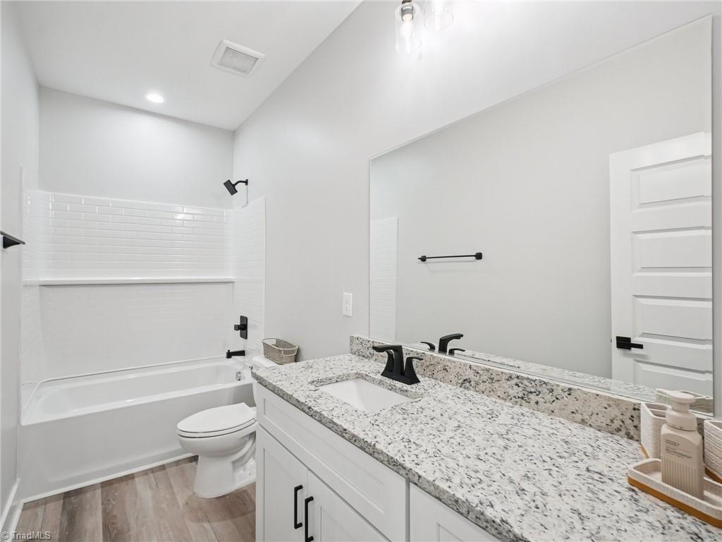 property viewer photo 25