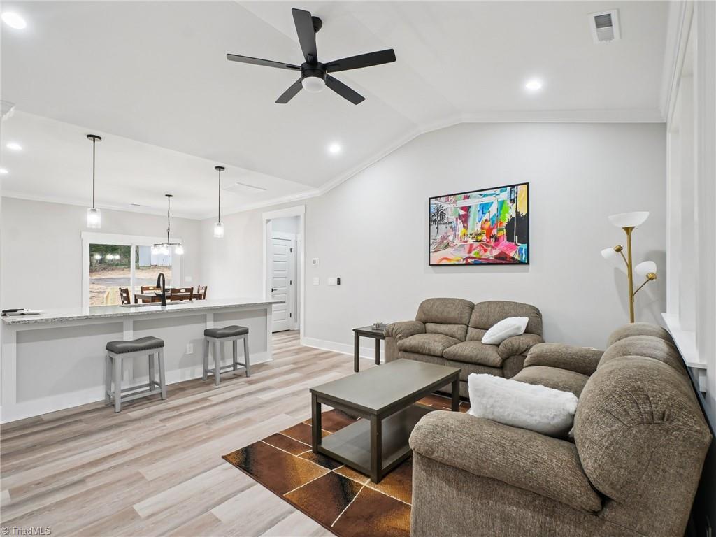 property viewer photo 6