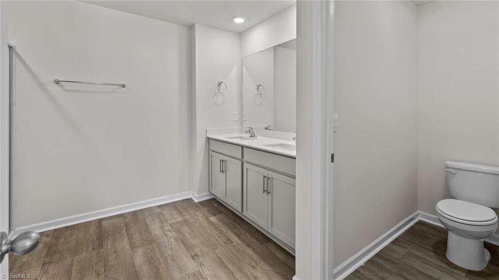 property viewer photo 14