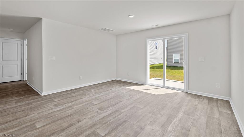 property viewer photo 4