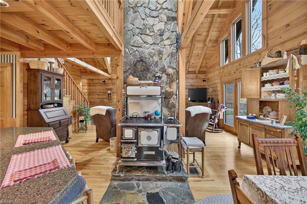 property viewer photo 10