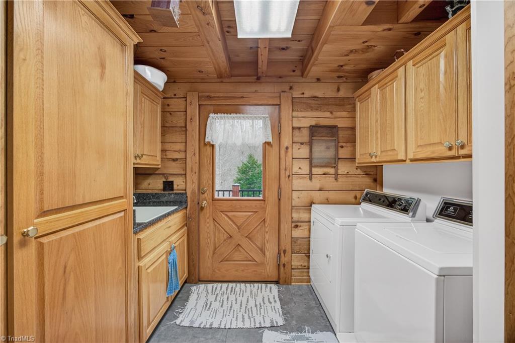 property viewer photo 18