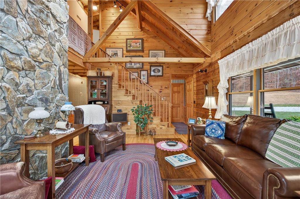 property viewer photo 6