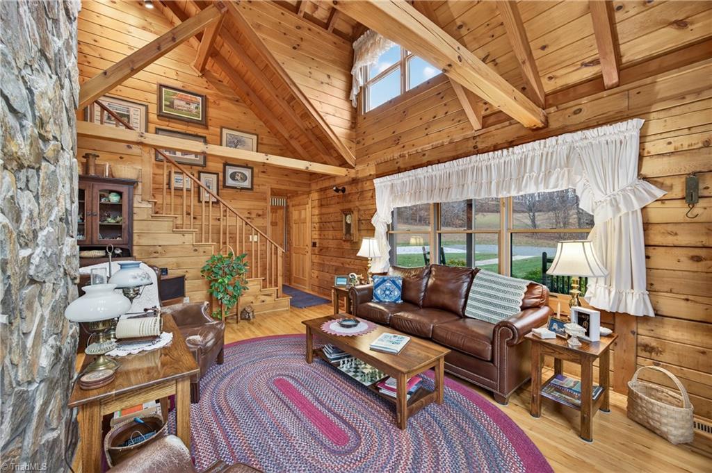property viewer photo 9