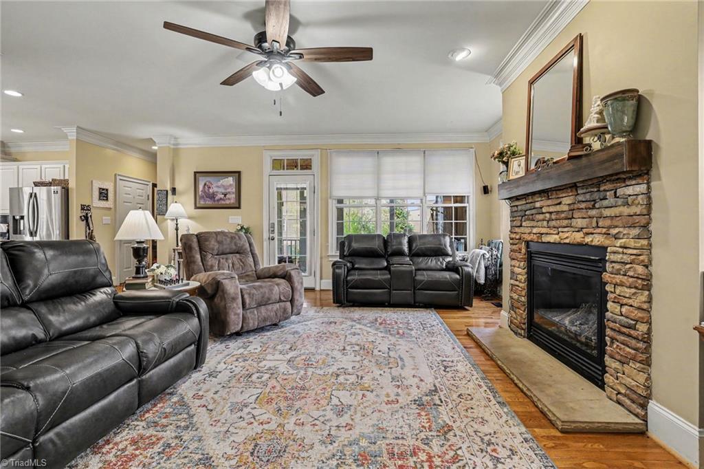 property viewer photo 12
