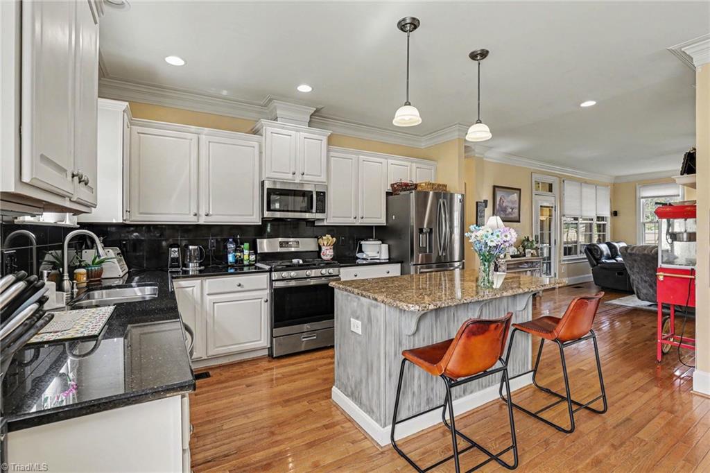 property viewer photo 15