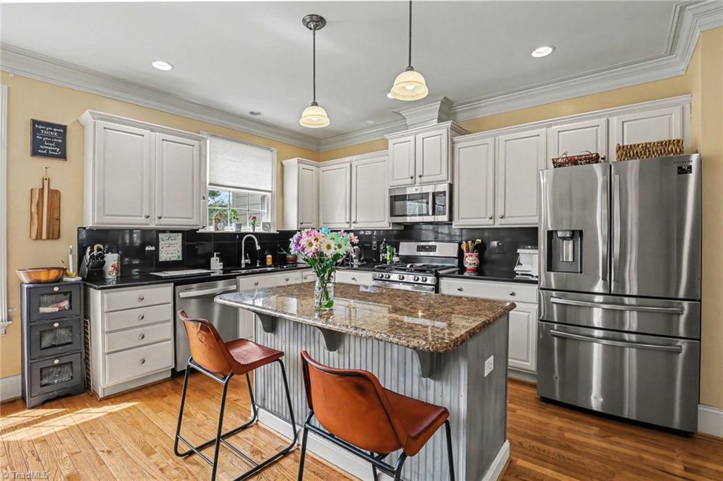 property viewer photo 19