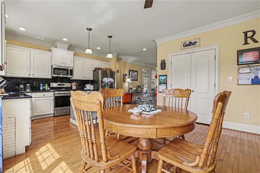 property viewer photo 24