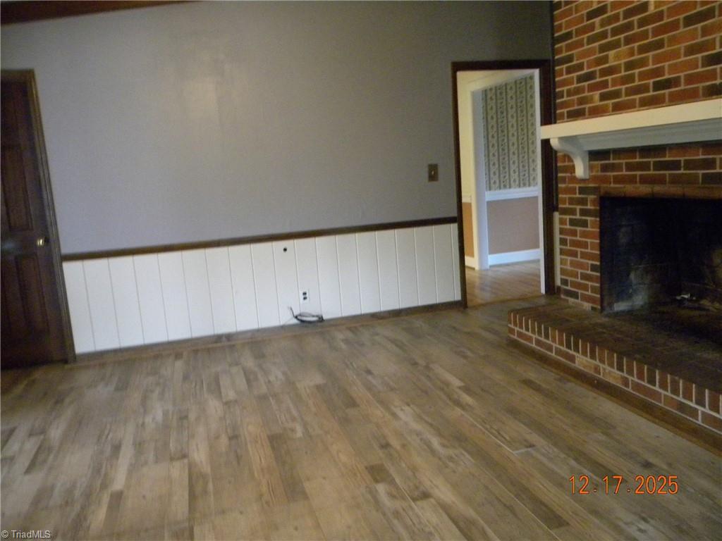 property viewer photo 3