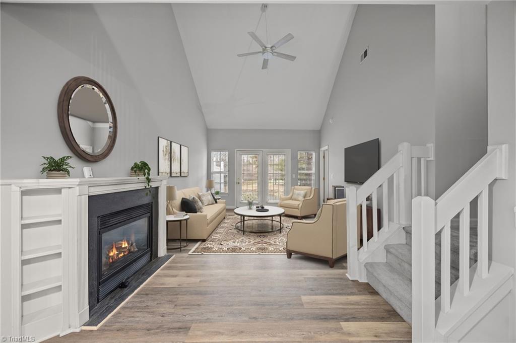 property viewer photo 1