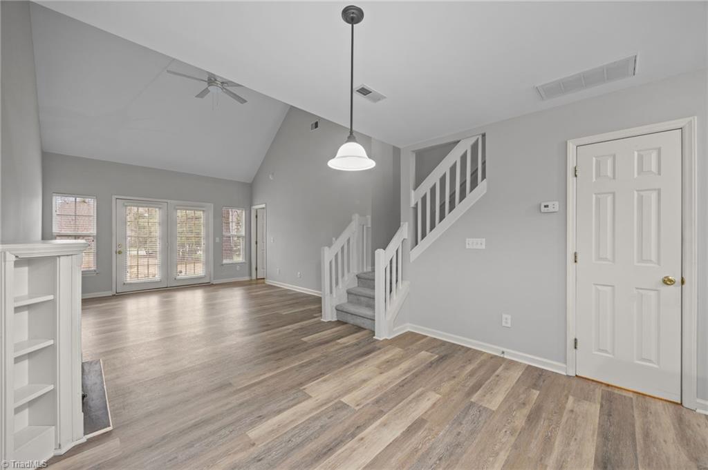 property viewer photo 11