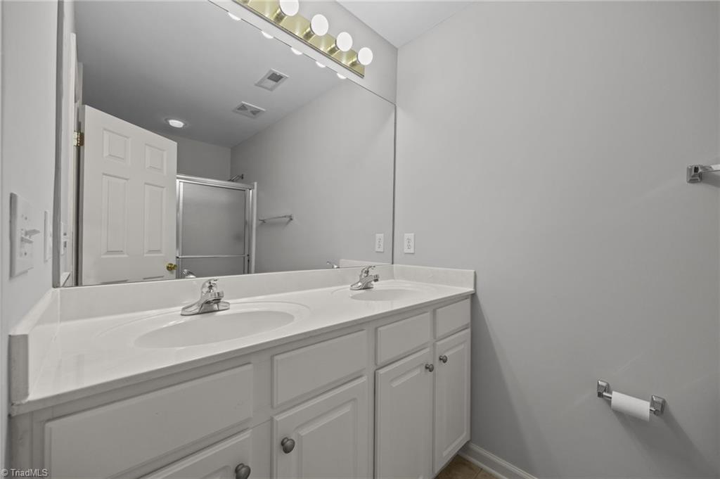 property viewer photo 17