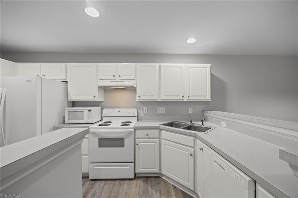 property viewer photo 6