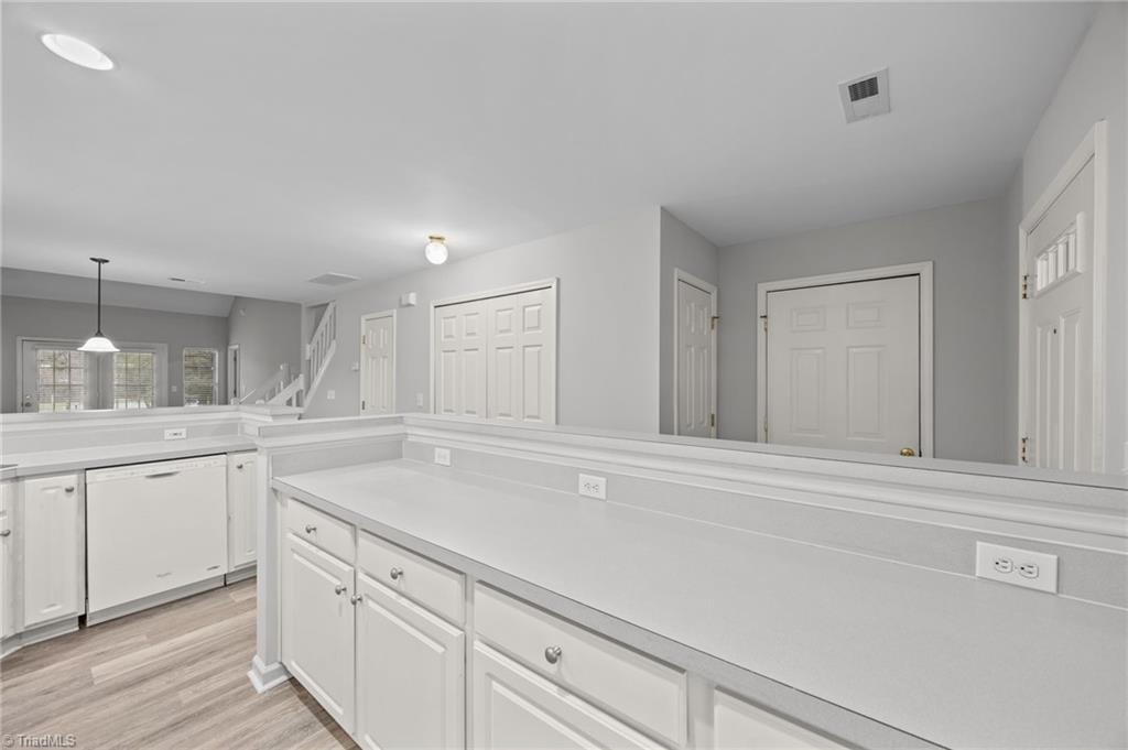 property viewer photo 7