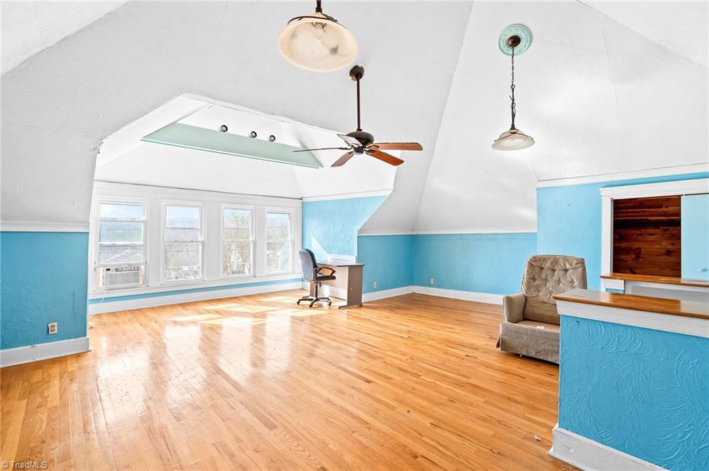 property viewer photo 32