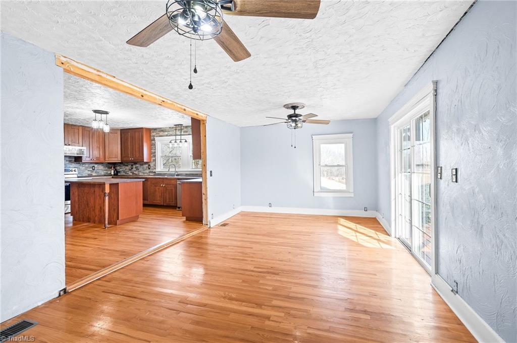 property viewer photo 9