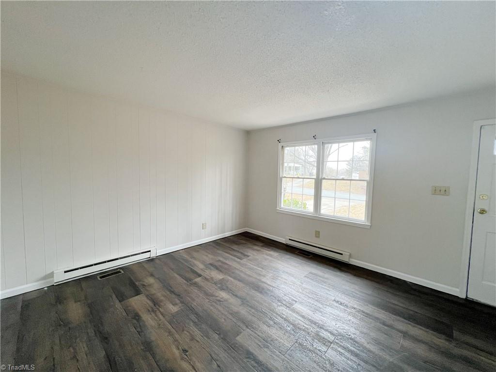 property viewer photo 3