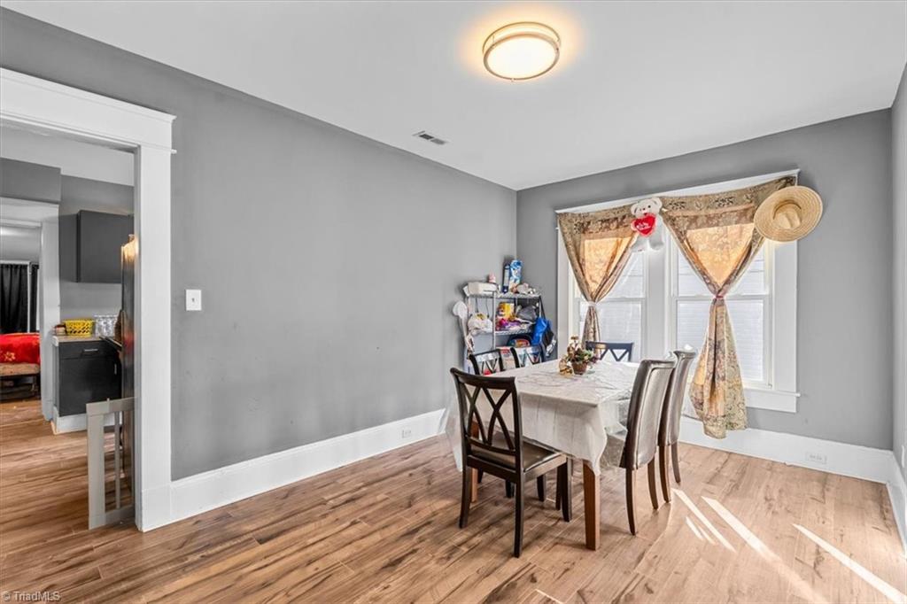 property viewer photo 10