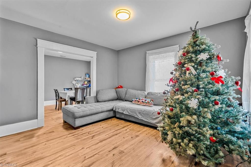 property viewer photo 4