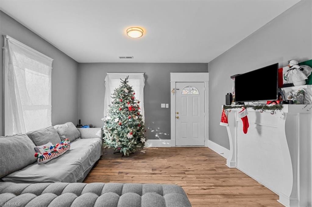 property viewer photo 6