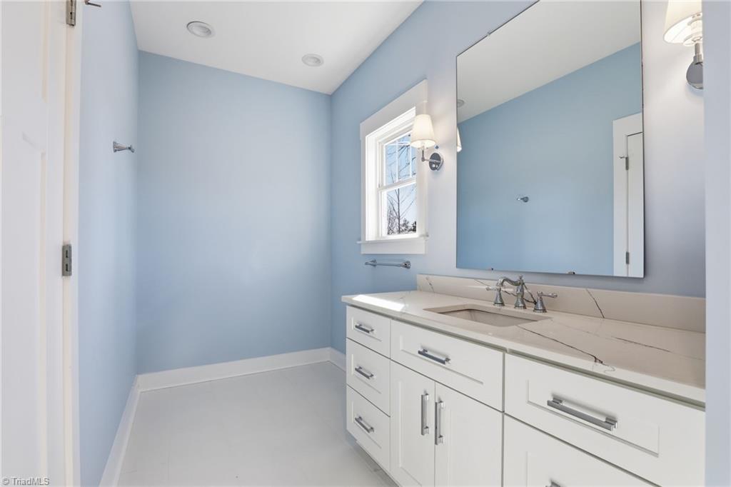 property viewer photo 16