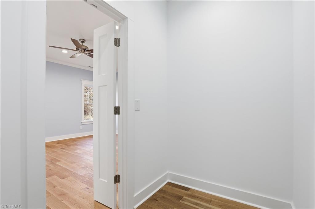 property viewer photo 18