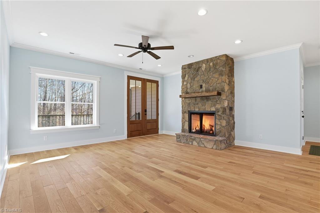 property viewer photo 3