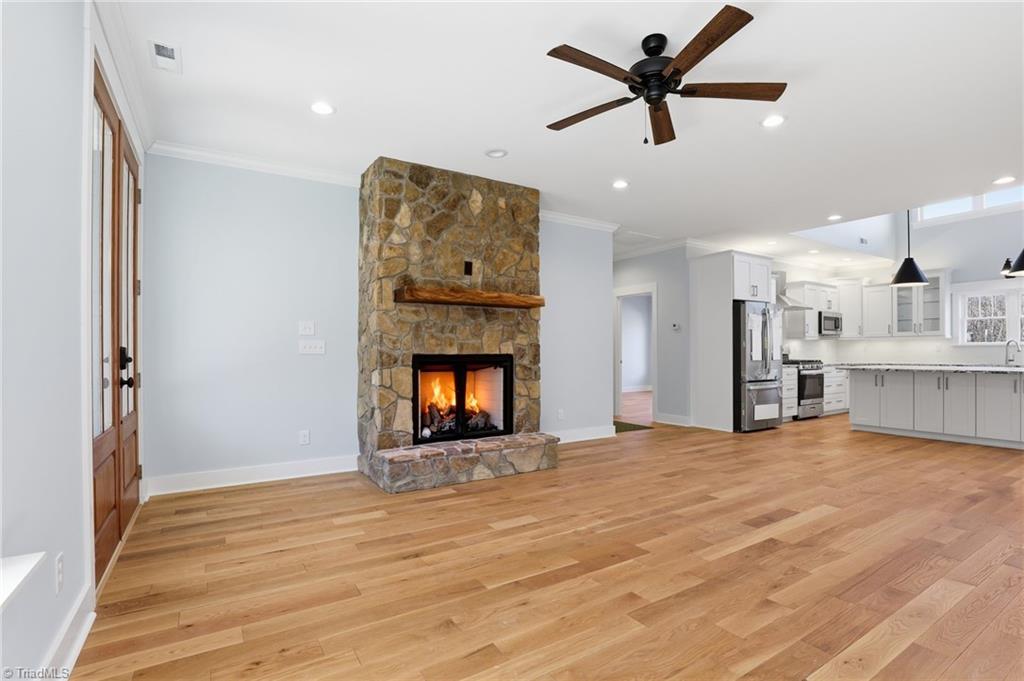 property viewer photo 4