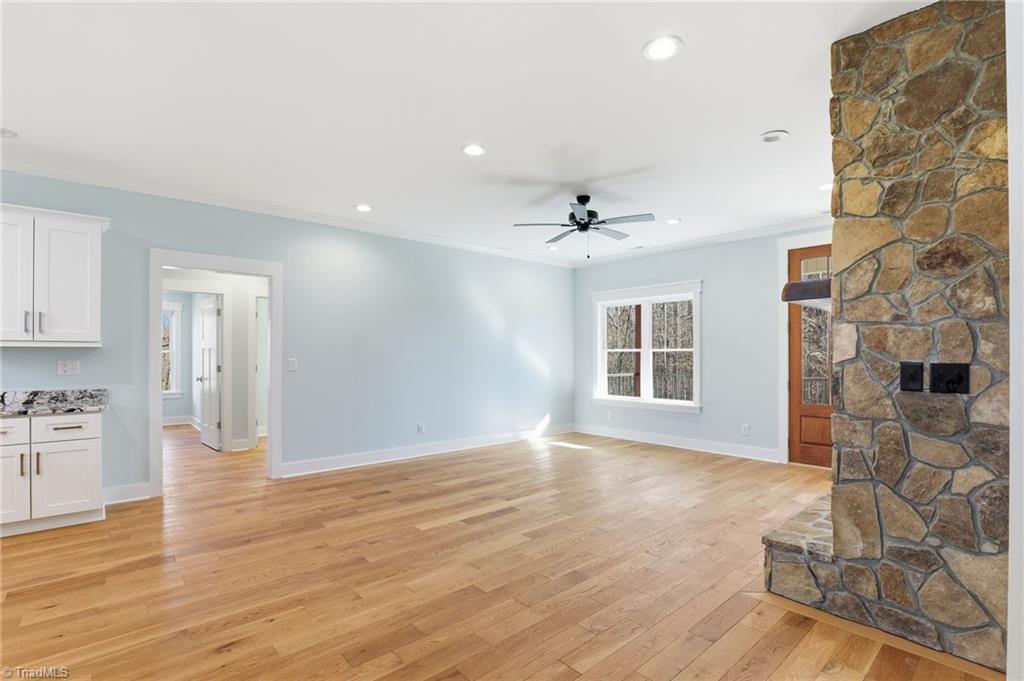 property viewer photo 5