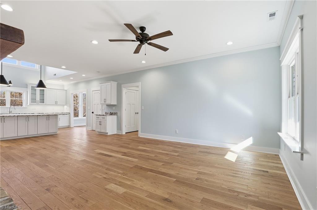 property viewer photo 6