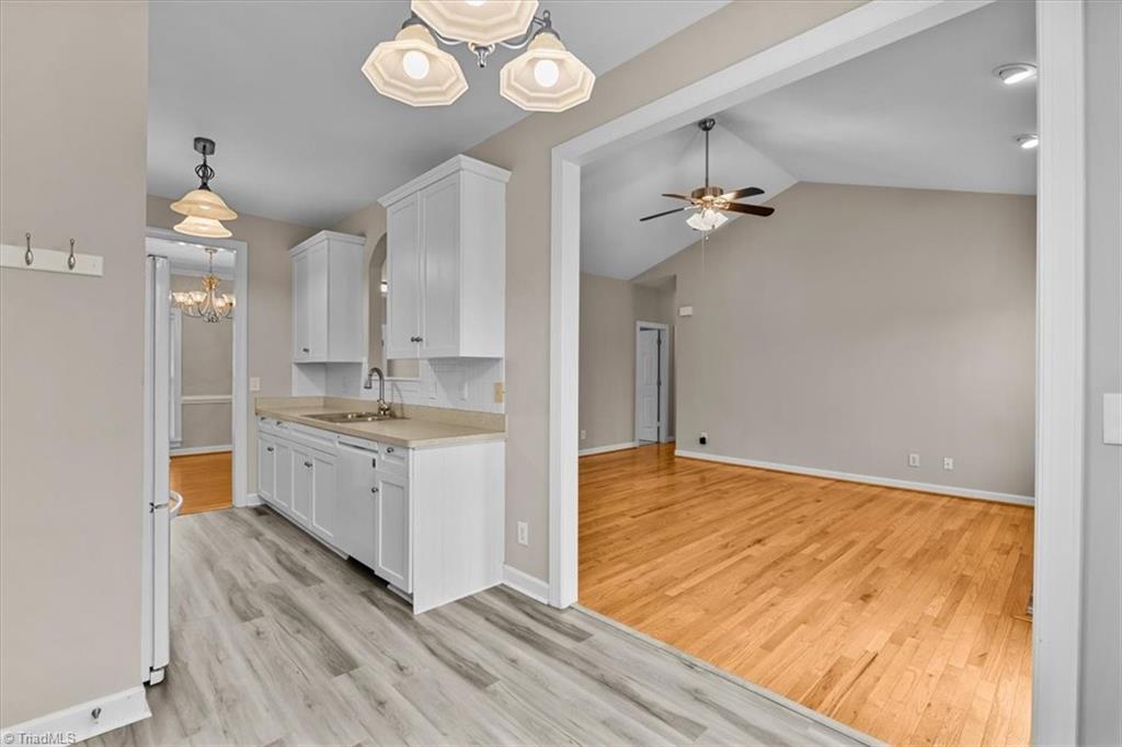 property viewer photo 16