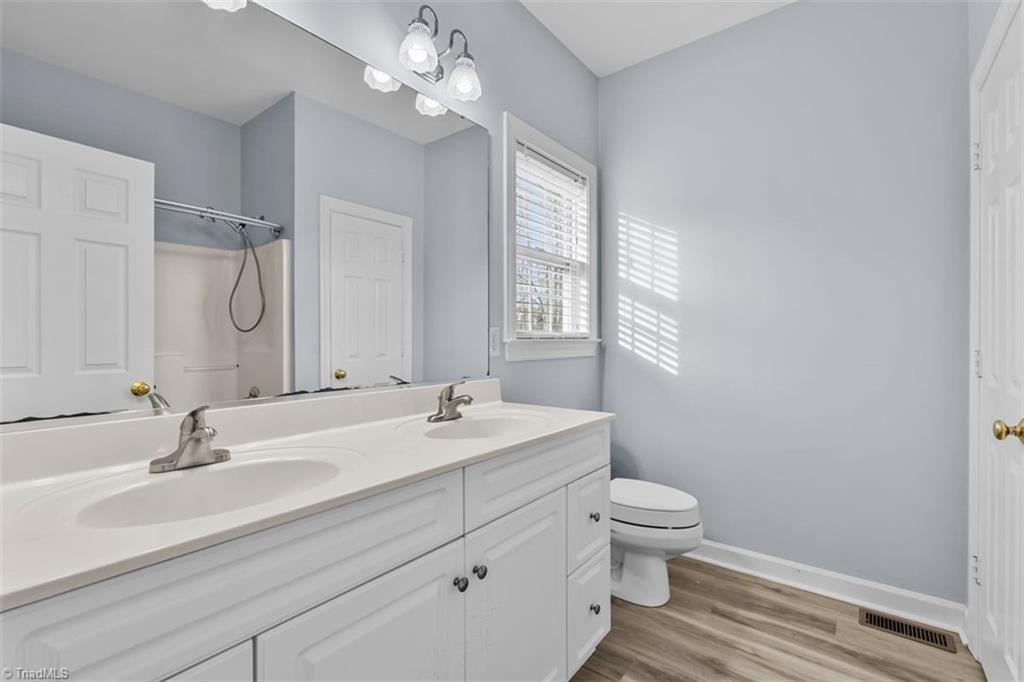 property viewer photo 20
