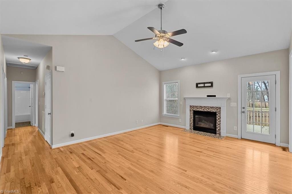 property viewer photo 6