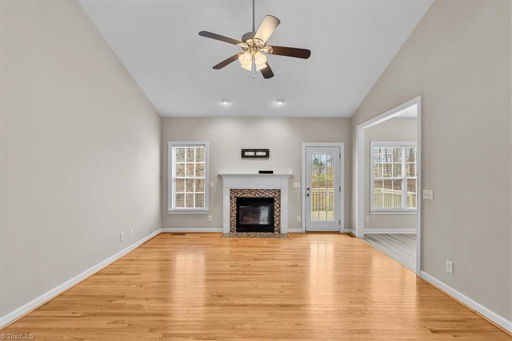 property viewer photo 7