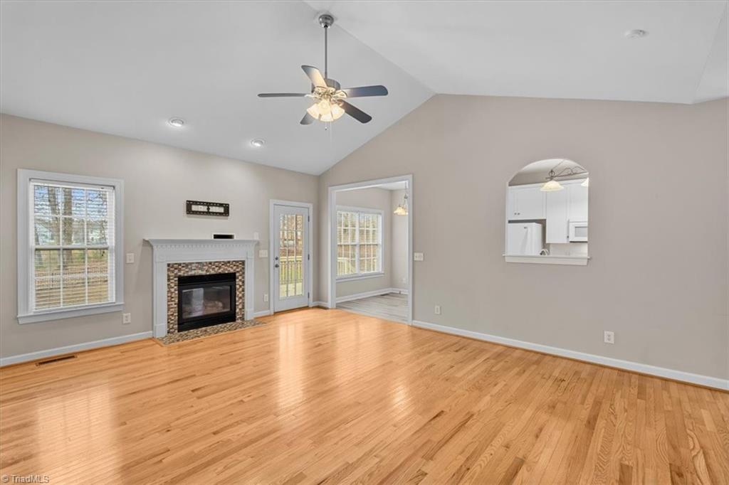 property viewer photo 8