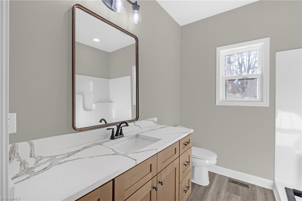 property viewer photo 16