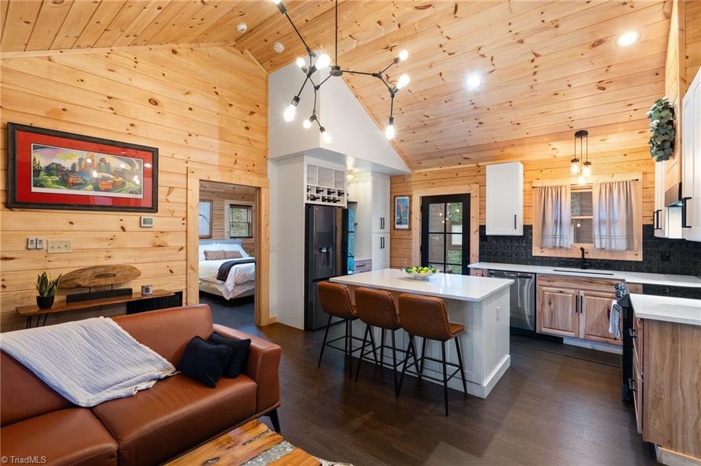 property viewer photo 13
